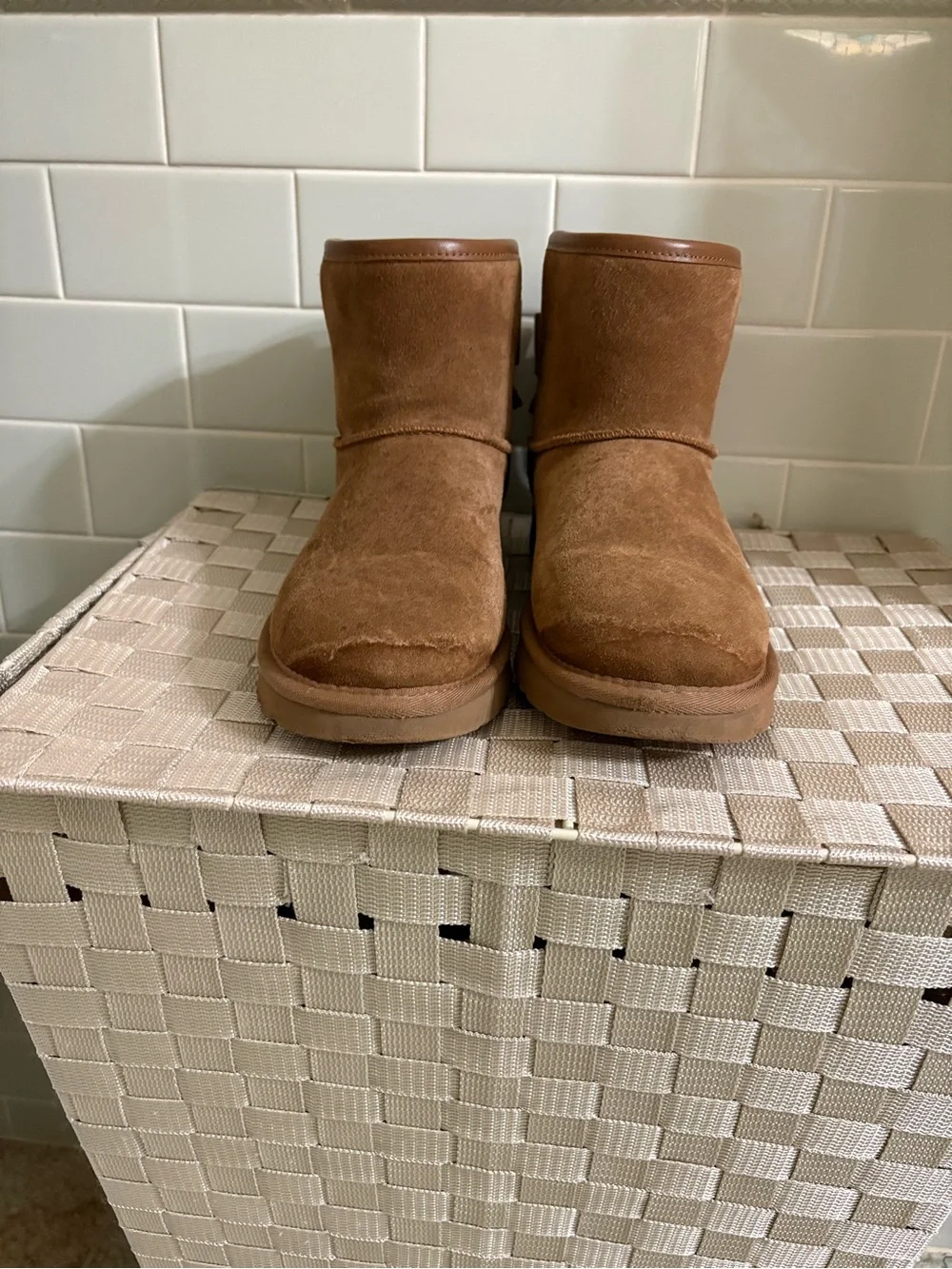 Women’s Size 8 UGG Ankle Boots - Chestnut Brown With Bow